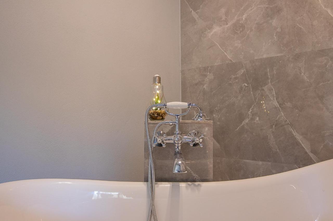 Georgianna'S Suite With Private Pool , 'Greysuite' Кисамос Екстериор снимка