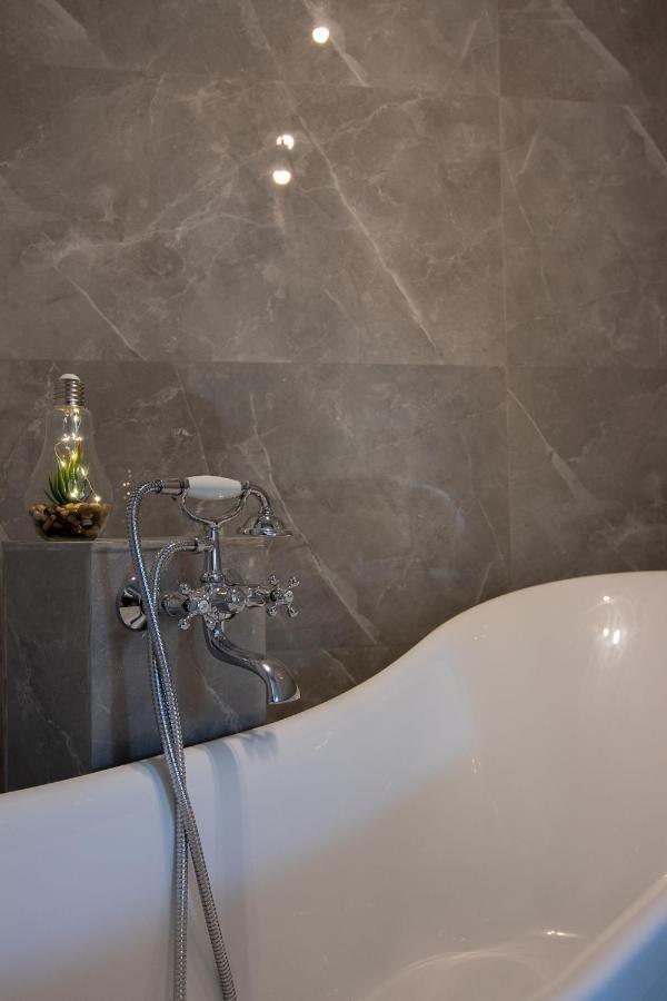 Georgianna'S Suite With Private Pool , 'Greysuite' Кисамос Екстериор снимка