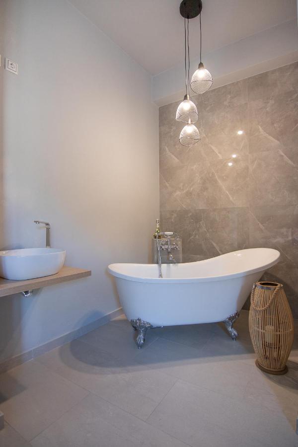 Georgianna'S Suite With Private Pool , 'Greysuite' Кисамос Екстериор снимка